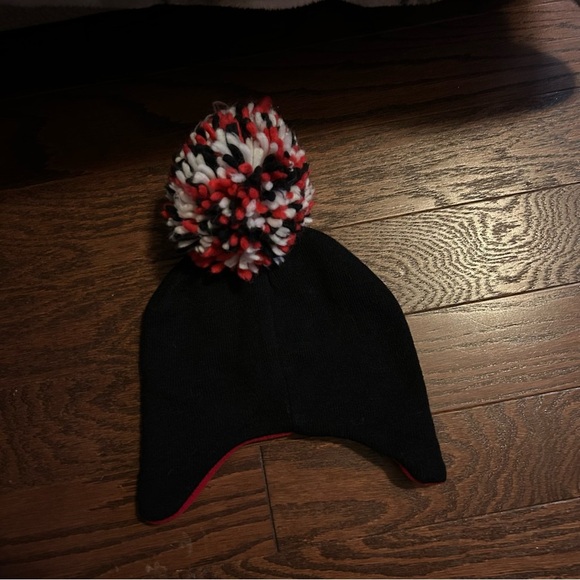 Minnie Mouse Pom Pom beanie hat - Picture 2 of 2